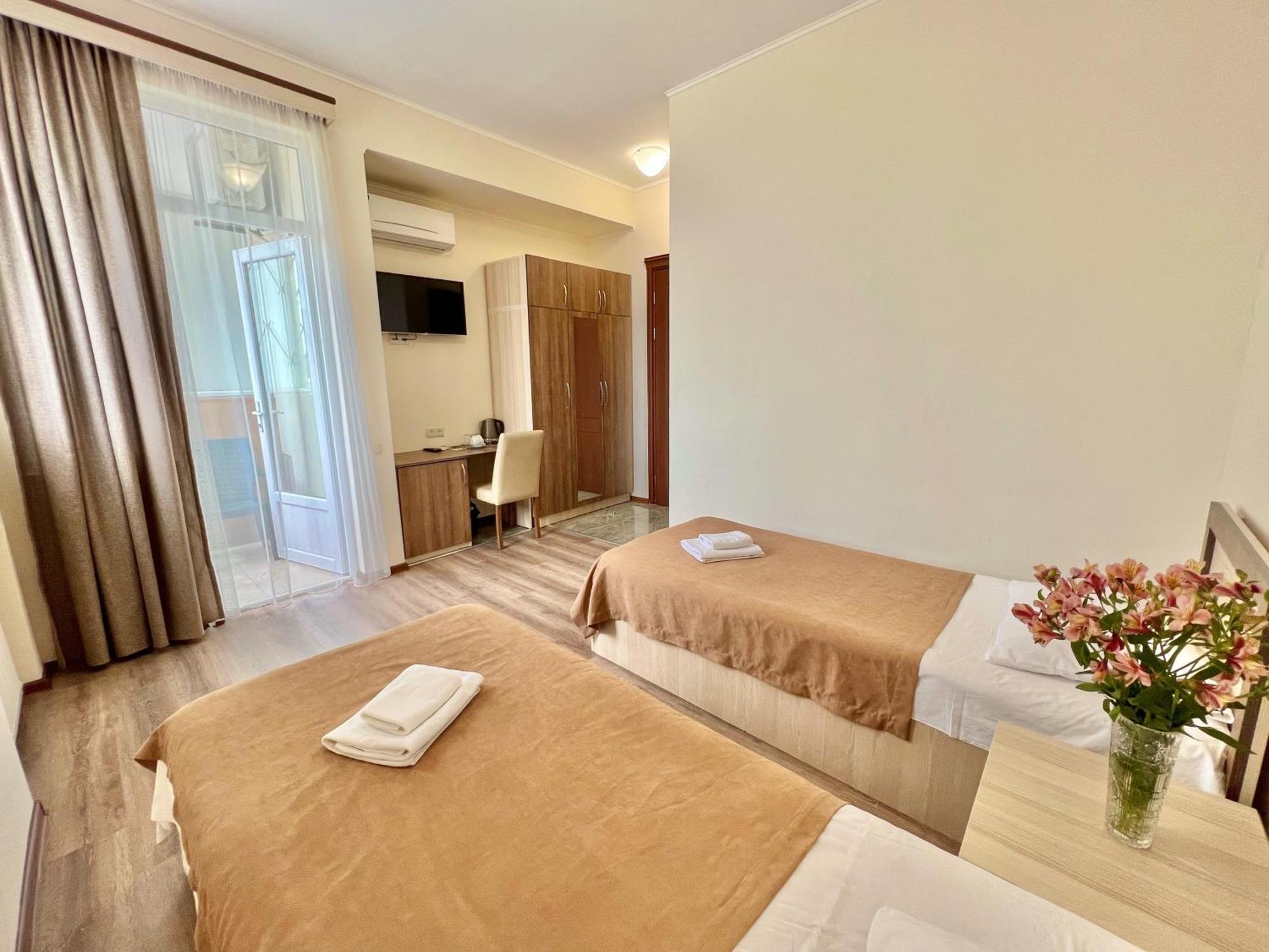 Hotel Mireosi บาทูมิ ภายนอก รูปภาพ